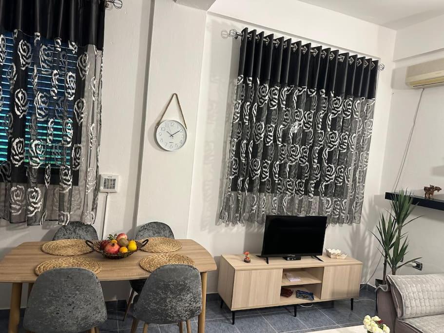 Apartment Near The Centre Of Tirana Esterno foto