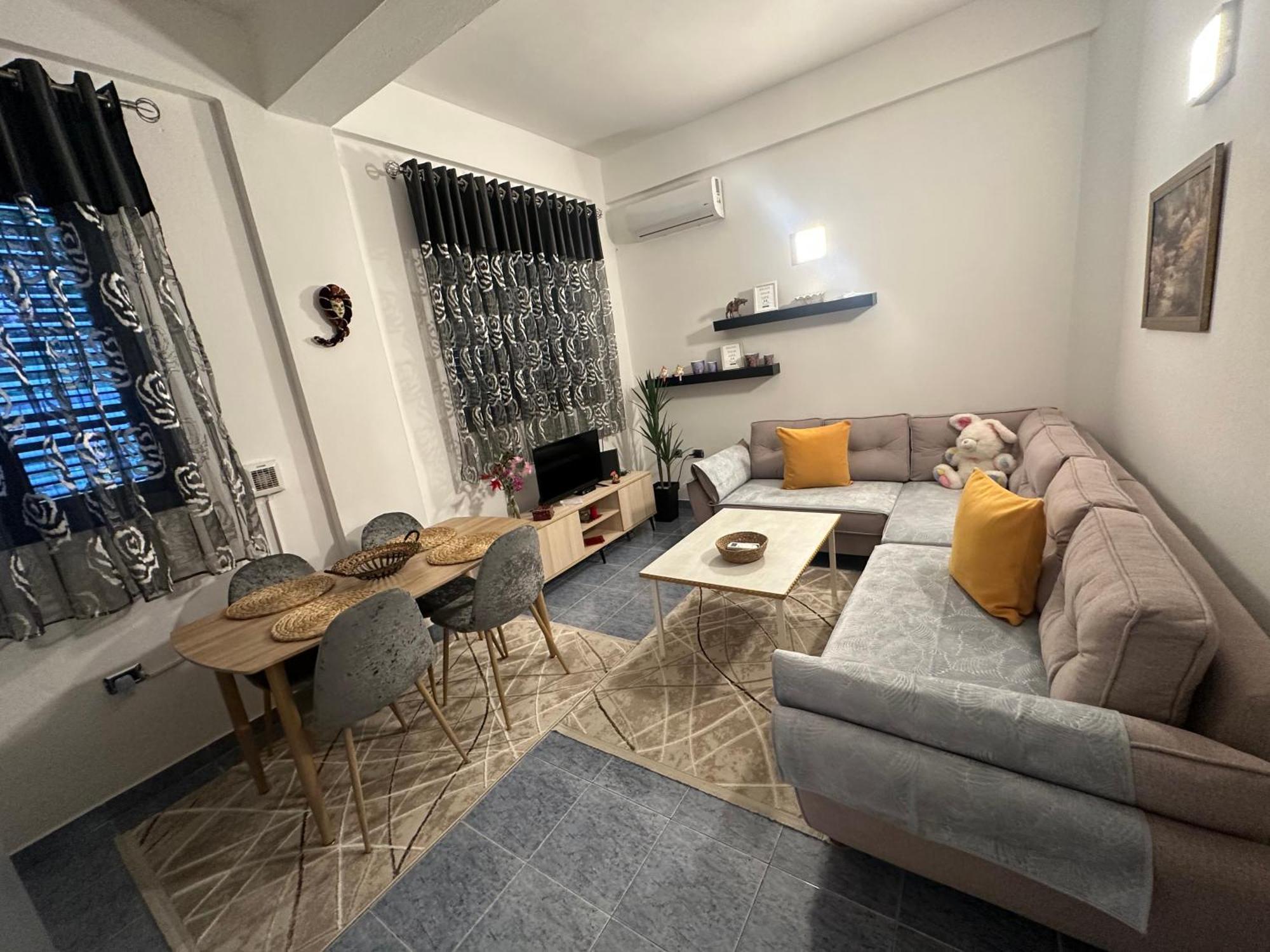 Apartment Near The Centre Of Tirana Esterno foto