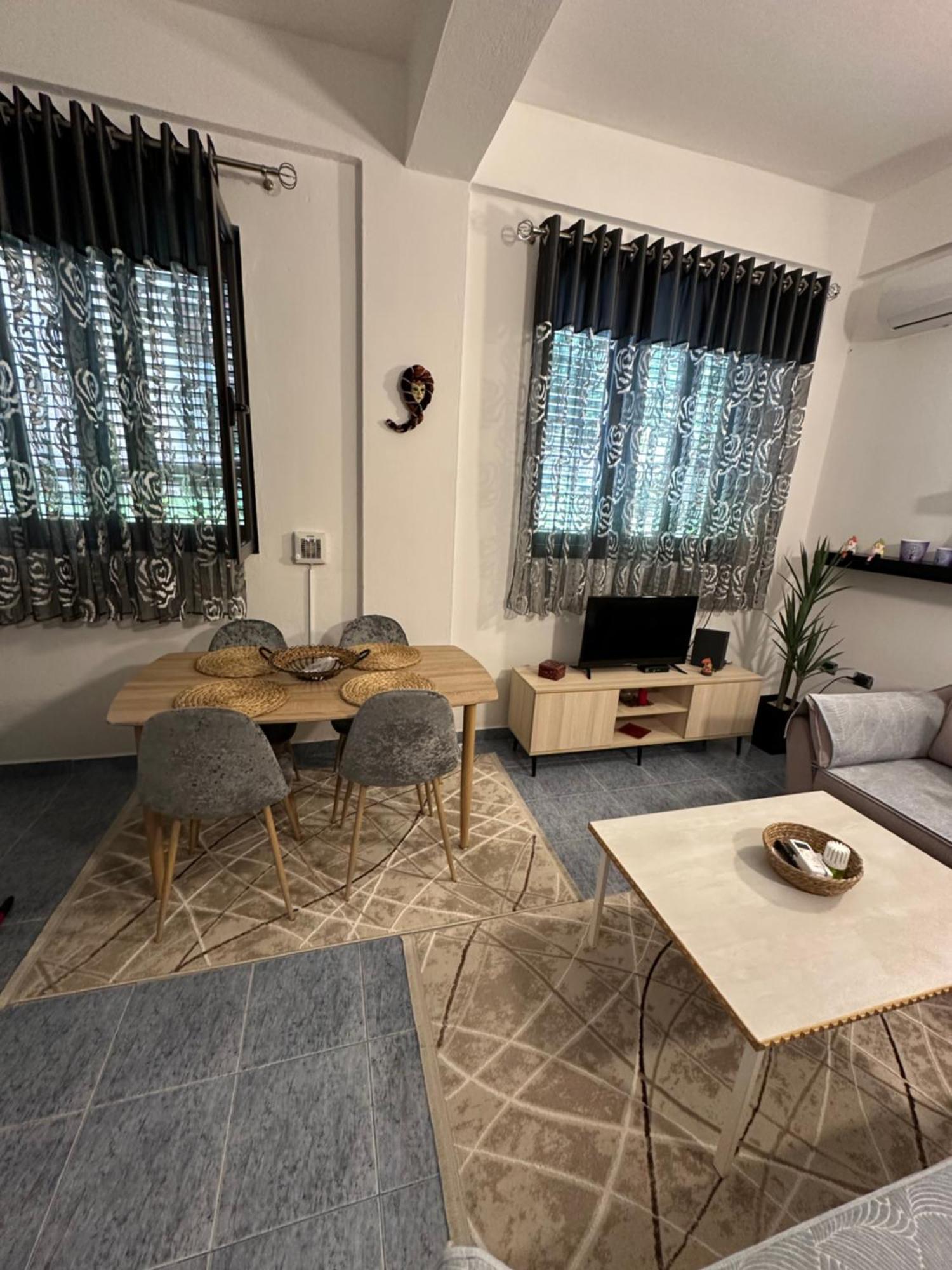 Apartment Near The Centre Of Tirana Esterno foto